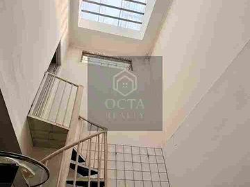 Di Jual Rumah 2 Lantai Asri Depan Taman di Komplek Elite Duren Sawit Jakarta Timur