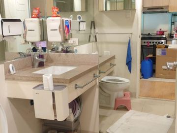 Modern 1 Bedroom Unit for Sale in The Grove by Rockwell, Pasig City