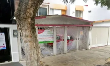 CASA EN TLALNEPANTLA (Atrás de Multiplaza de Valle dorado)
