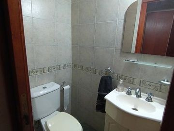 CHALET INDEPENDIENTE SOBRE AVENIDA