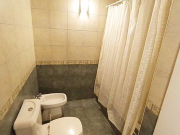 CHALET INDEPENDIENTE SOBRE AVENIDA