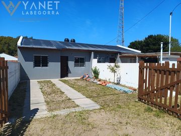 CHALE A ESTRENAR 1/2 LOTE PROPIO - 5 CUADRAS DEL MAR