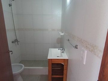 CHALE A ESTRENAR 1/2 LOTE PROPIO - 5 CUADRAS DEL MAR