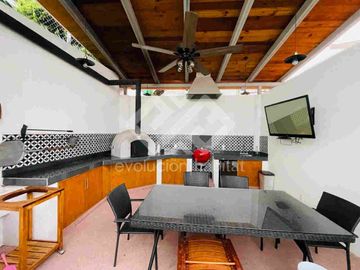 CASA EN VENTA ESTILO CALIFORNIANO EN RANCHO CORTES, CUERNAVACA