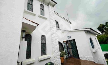 CASA EN VENTA ESTILO CALIFORNIANO EN RANCHO CORTES, CUERNAVACA