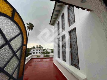CASA EN VENTA ESTILO CALIFORNIANO EN RANCHO CORTES, CUERNAVACA