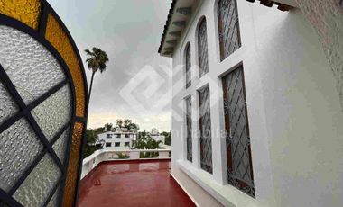 CASA EN VENTA ESTILO CALIFORNIANO EN RANCHO CORTES, CUERNAVACA