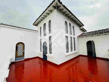 CASA EN VENTA ESTILO CALIFORNIANO EN RANCHO CORTES, CUERNAVACA