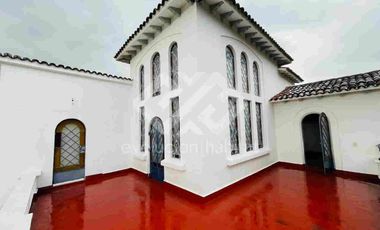 CASA EN VENTA ESTILO CALIFORNIANO EN RANCHO CORTES, CUERNAVACA