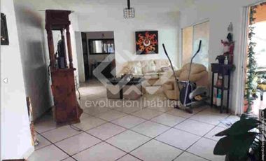 CASA SOLA EN VENTA CON ALBERCA EN JIUTEPEC, MOR.