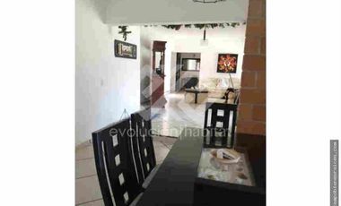 CASA SOLA EN VENTA CON ALBERCA EN JIUTEPEC, MOR.