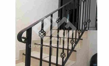 CASA SOLA EN VENTA CON ALBERCA EN JIUTEPEC, MOR.