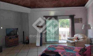CASA SOLA EN VENTA CON ALBERCA EN JIUTEPEC, MOR.
