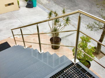 HERMOSA CASA EN CHILUCA