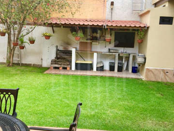 HERMOSA CASA EN CHILUCA