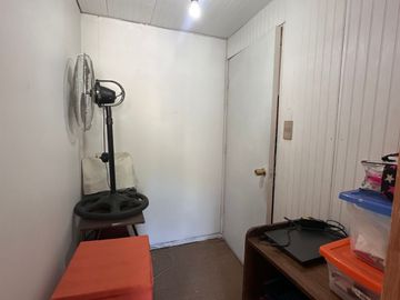 TU OPORTUNIDAD!! SE VENDE CASA, EN RECOLETA.