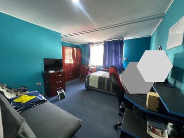 TU OPORTUNIDAD!! SE VENDE CASA, EN RECOLETA.