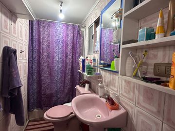 TU OPORTUNIDAD!! SE VENDE CASA, EN RECOLETA.