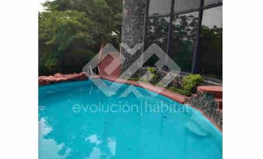 CASA SOLA CON ALBERCA EN YAUTEPEC