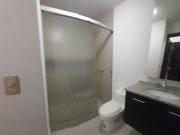 Oportunidad, Venta Suite Moderna 60m2, Piso Alto, Parqueadero y Bodega, Sector Av. Naciones Unidas, Carolina, Plaza de las Américas