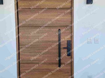Se Vende Casa en Corregidora, con finos acabados