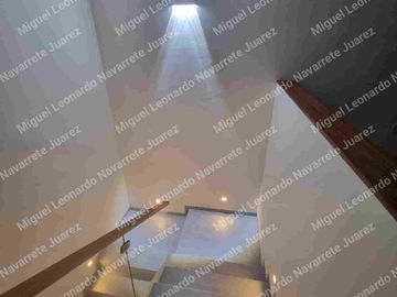 Se Vende Casa en Corregidora, con finos acabados