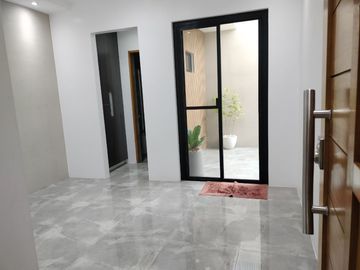 House & Lot For Sale in Greenwoods Village-MC