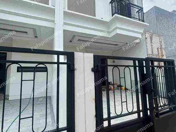 2 lantai siap Huni di jalan kartini Dekat ke stasiun depok lama