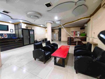 Ruko gandeng ex karaoke di jalan raya Kalimalang dekat mall dan toll bekasi barat