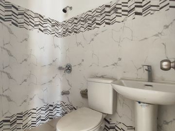 For Sale 4 BR 3 Storey Townhouse in Karuhatan, Valenzuela City. KSA