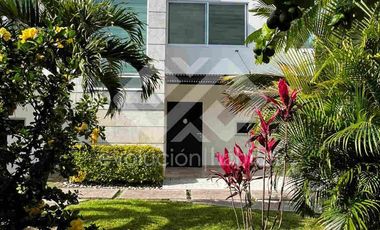 HERMOSA CASA EN VENTA EN RESIDENCIAL CERRADA DEL BOSQUE, OAXTEPEC, MORELOS