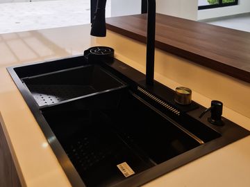 En venta casa de Lujo en Zarzas 2 cerca de la Laguna de la Daniel Alvarez y a pocos minutos del centro de Loja