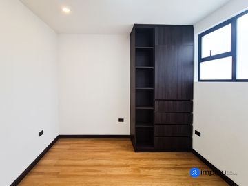 En venta casa de Lujo en Zarzas 2 cerca de la Laguna de la Daniel Alvarez y a pocos minutos del centro de Loja