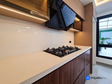 En venta casa de Lujo en Zarzas 2 cerca de la Laguna de la Daniel Alvarez y a pocos minutos del centro de Loja