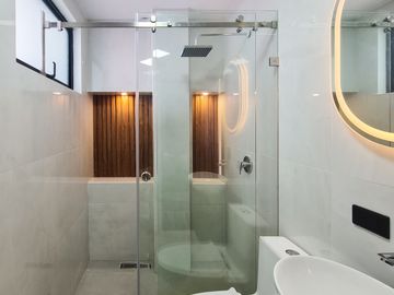 En venta casa de Lujo en Zarzas 2 cerca de la Laguna de la Daniel Alvarez y a pocos minutos del centro de Loja