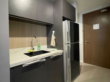 Yukata Suites 3BR Furnish Alam Sutera Tangerang Private Lift Murah