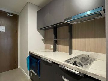 Yukata Suites 3BR Furnish Alam Sutera Tangerang Private Lift Murah