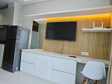 Apartemen Puri Mansion Disewakan Tipe Studio Favorit 21 m2 Kondisi Furnish Interior Estetik Senada Harga Termurah 24 Juta/Tahun