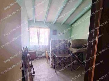 TERRENO CON CASA A REFACCIONAR O DEMOLER. EXCELENTE UBICACIÓN ALLEN CENTRO. SE ESCUCHAN OFERTAR AL CONTADO.