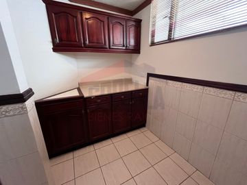 Casa de Venta en Quito, Sector de Cumbayá en MIRAVALLE 2, 4 dormitorios, 3 parqueaderos. Construcción 485m2, Terreno 783m2. Pecio: $550.000 dólares