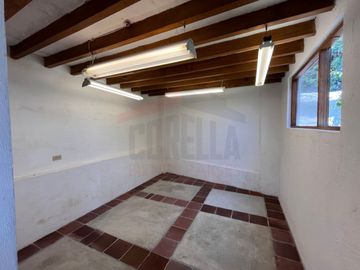 Casa de Venta en Quito, Sector de Cumbayá en MIRAVALLE 2, 4 dormitorios, 3 parqueaderos. Construcción 485m2, Terreno 783m2. Pecio: $550.000 dólares