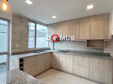 Casa por estrenar, sector calle Procel, El Condado, 3 Dorm. Cada Uno con Su Baño