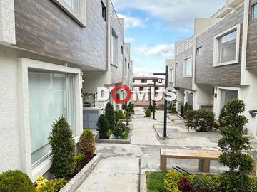 Casa por estrenar, sector calle Procel, El Condado, 3 Dorm. Cada Uno con Su Baño