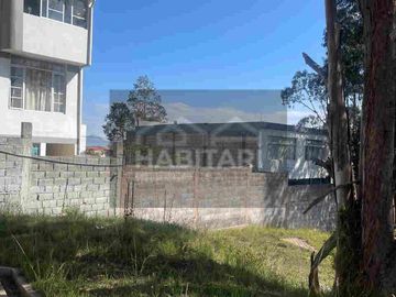 En Venta Terreno, Urbanización San Andrés cerca Portal Shopping, Quito Ecuador