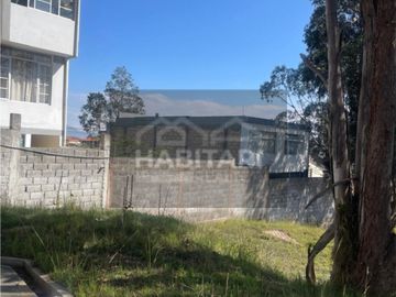 En Venta Terreno, Urbanización San Andrés cerca Portal Shopping, Quito Ecuador