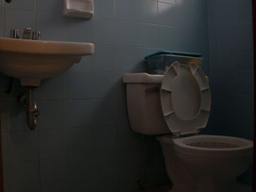 CASA SOLA EN VENTA, AL NORTE DE CUERNAVACA MOR. EN UN NIVEL, CON ALBERCA Y JARDIN