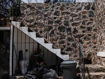 CASA SOLA EN VENTA, AL NORTE DE CUERNAVACA MOR. EN UN NIVEL, CON ALBERCA Y JARDIN