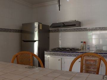CASA SOLA EN VENTA, AL NORTE DE CUERNAVACA MOR. EN UN NIVEL, CON ALBERCA Y JARDIN