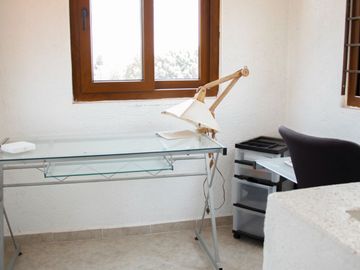 CASA SOLA EN VENTA, AL NORTE DE CUERNAVACA MOR. EN UN NIVEL, CON ALBERCA Y JARDIN