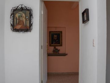 CASA SOLA EN VENTA, AL NORTE DE CUERNAVACA MOR. EN UN NIVEL, CON ALBERCA Y JARDIN